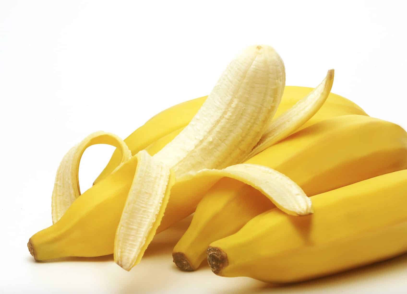 Dogs that eat bananas can be rewarded with tons of amazing health benefits.