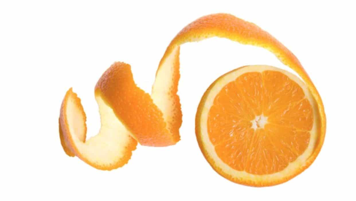 Dogs can not eat orange peels, as it poses many risks to them.